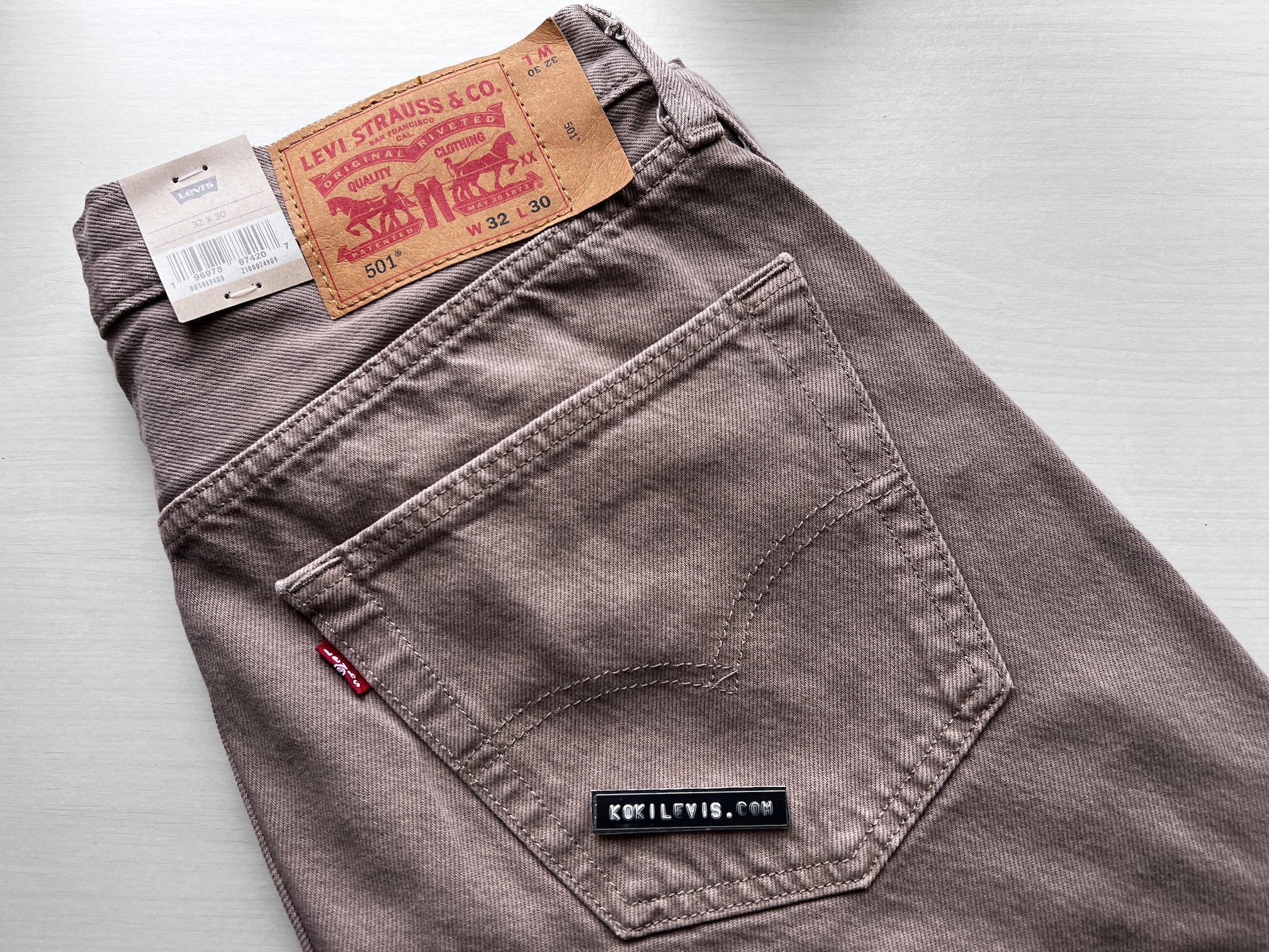 501 Original สีน้ำตาลอ่อน