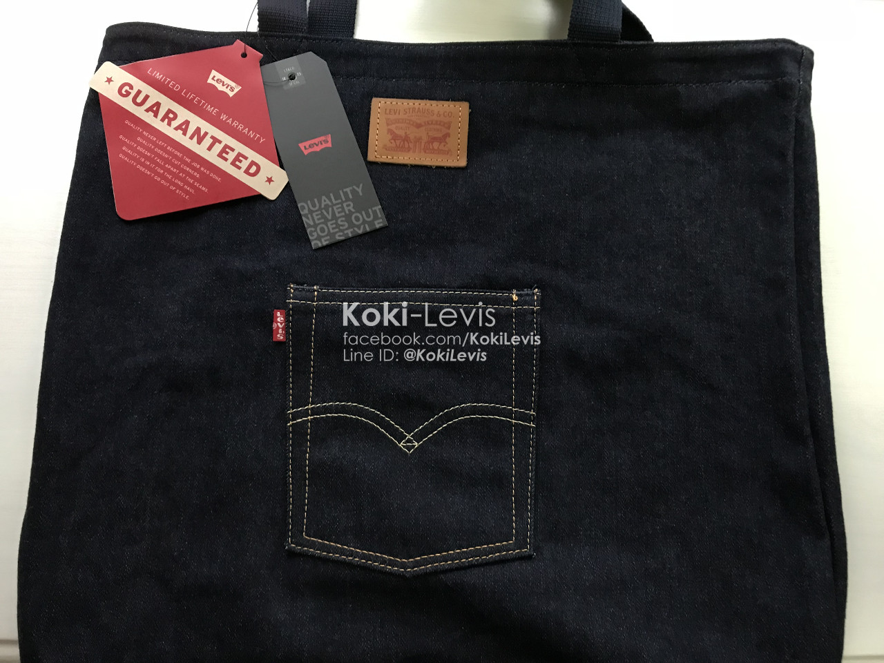 กระเป๋าผ้ายีนส์ Levi's