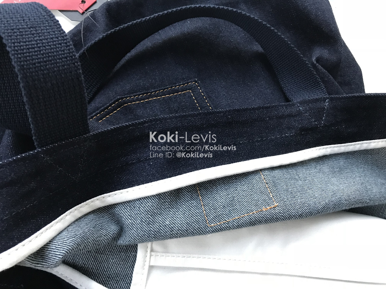 กระเป๋าผ้ายีนส์ Levi's