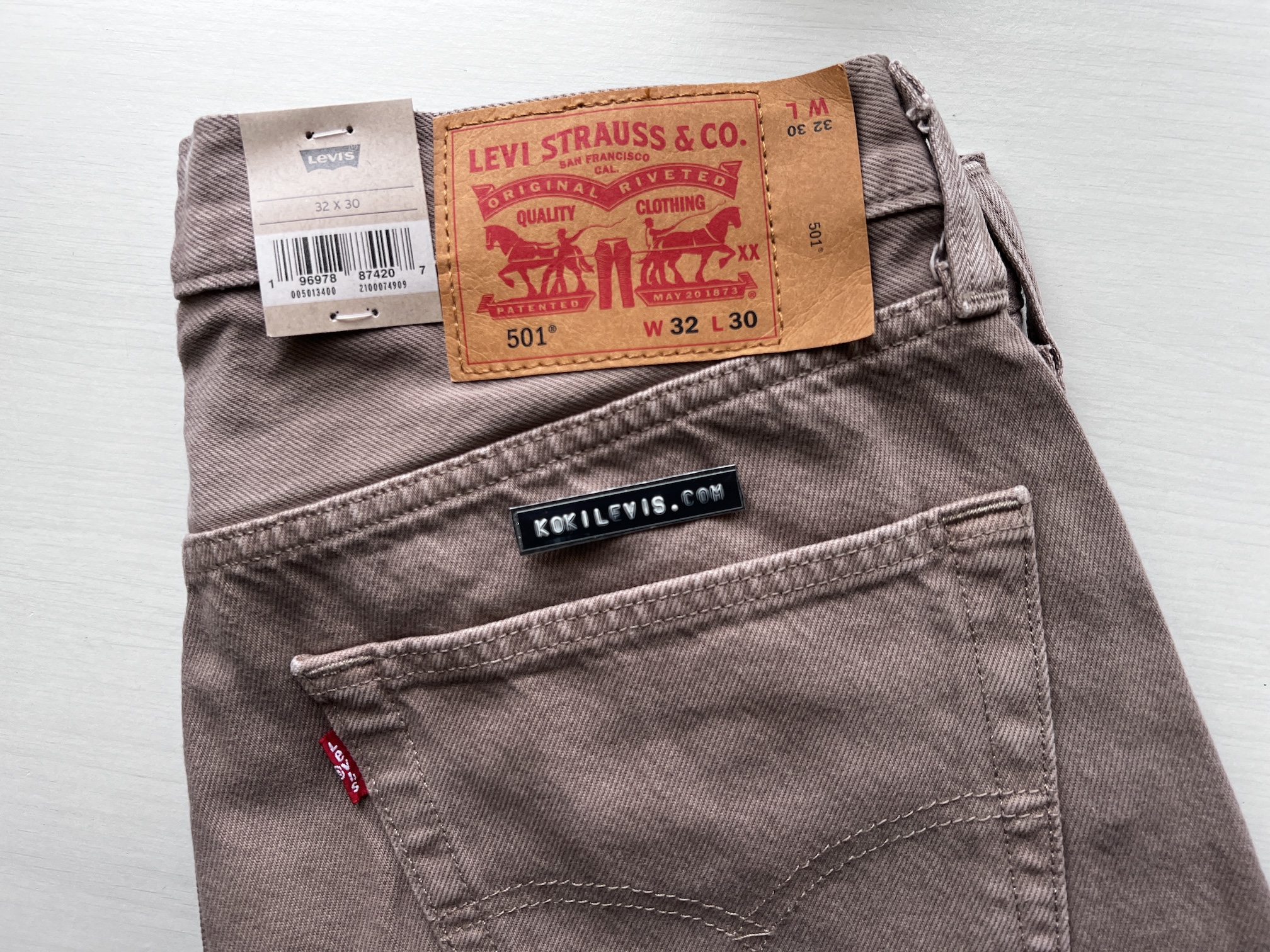 501 Original สีน้ำตาลอ่อน