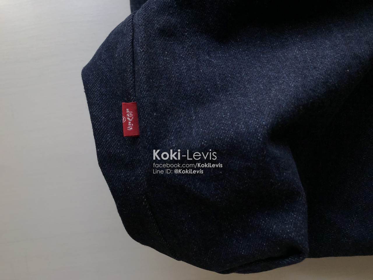 กระเป๋าผ้ายีนส์ Levi's - Bat Wing