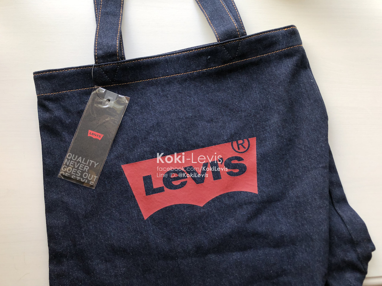 กระเป๋าผ้ายีนส์ Levi's - Bat Wing