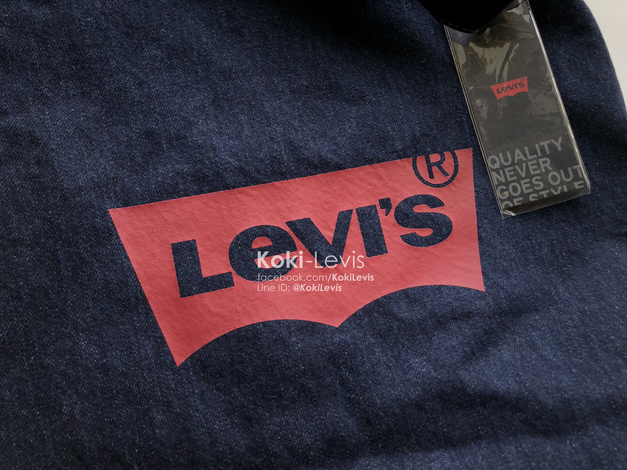 กระเป๋าผ้ายีนส์ Levi's - Bat Wing