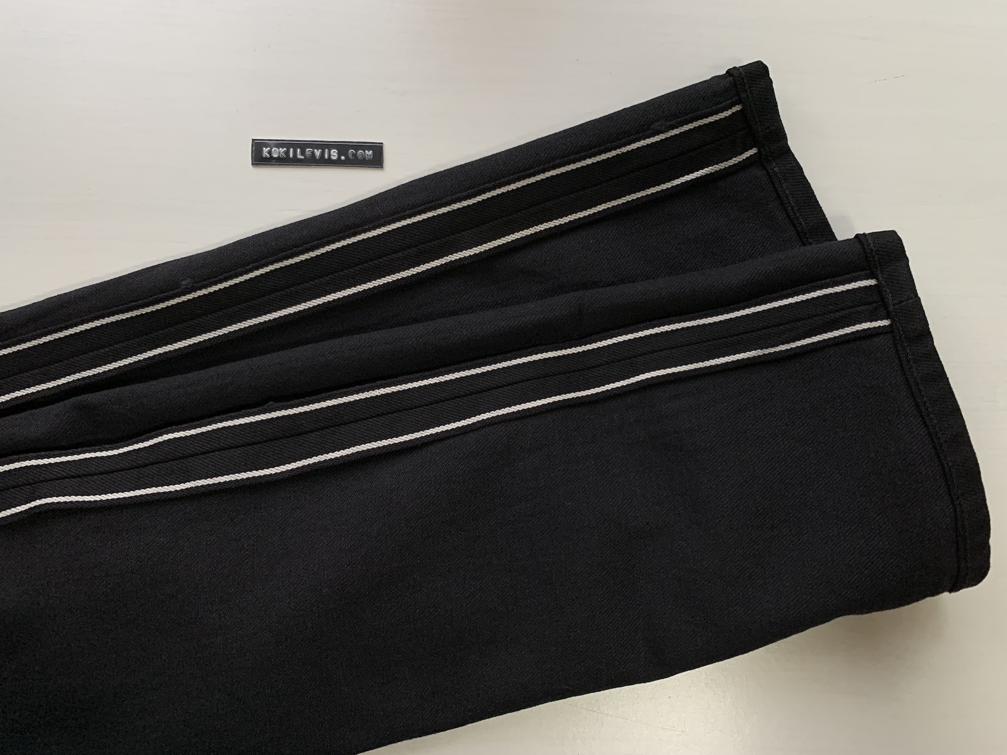 LMC 512 SuperBlack ผ้าริม